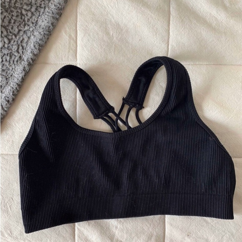 Ribbed sports bra